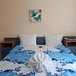 Blue House - синята къща 3* オブゾー