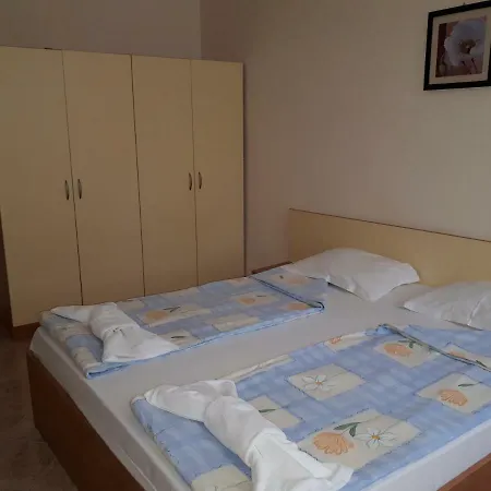 Blue House - синята къща Obzor