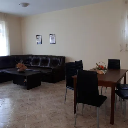 Blue House - синята къща Obzor