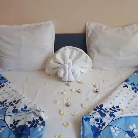 Blue House - синята къща Konukevi 3*