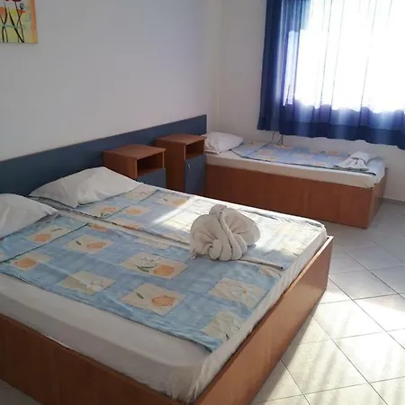 Blue House - синята къща 3* Obzor