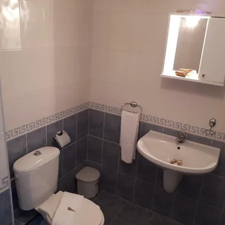 Blue House - синята къща 3*