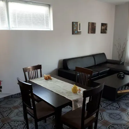 Blue House - синята къща Obzor