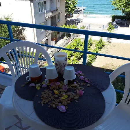 Blue House - синята къща