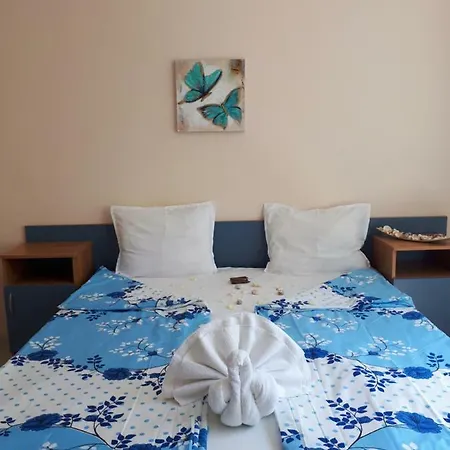 Blue House - синята къща 3* オブゾー