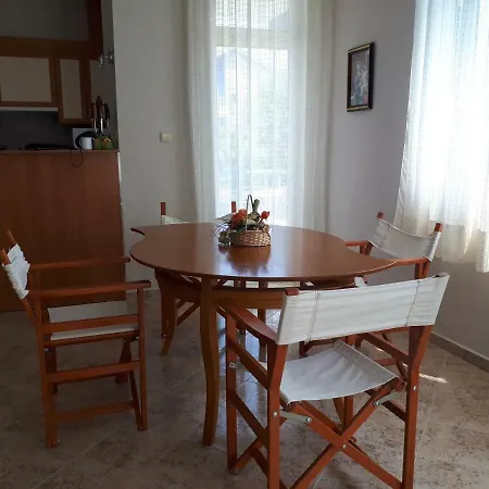 Blue House - синята къща Guest house Obzor