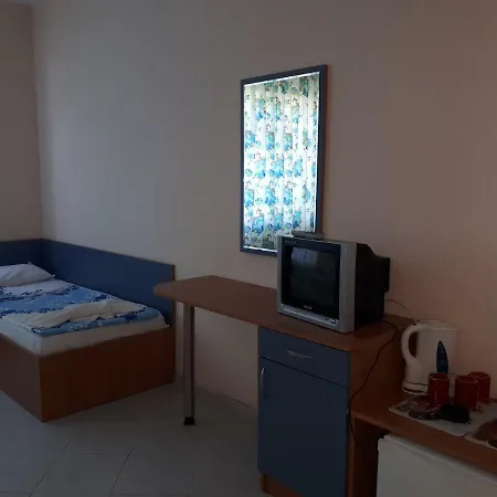 Blue House - синята къща 3*