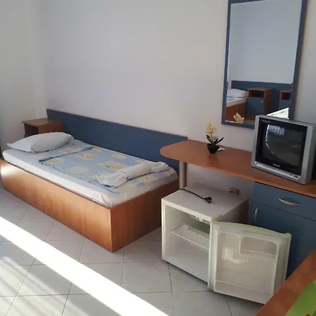 Blue House - синята къща 3* オブゾー