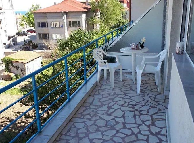 Blue House - синята къща Obsor