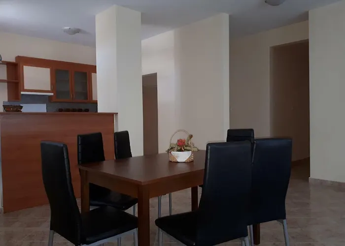 Blue House - синята къща 3* Obzor