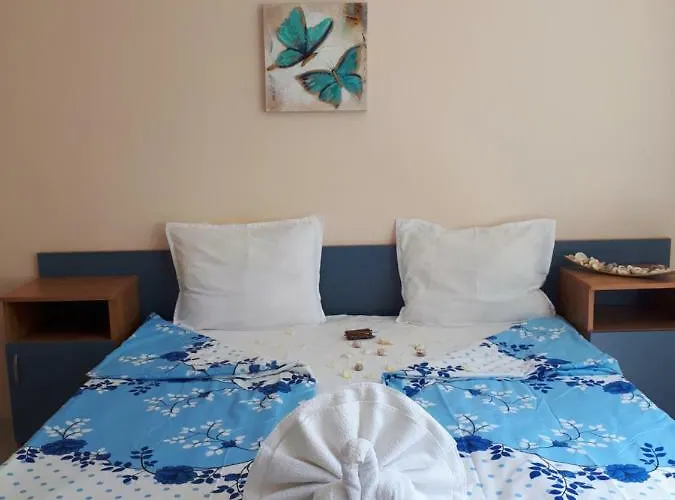 Blue House - синята къща 3* Obzor