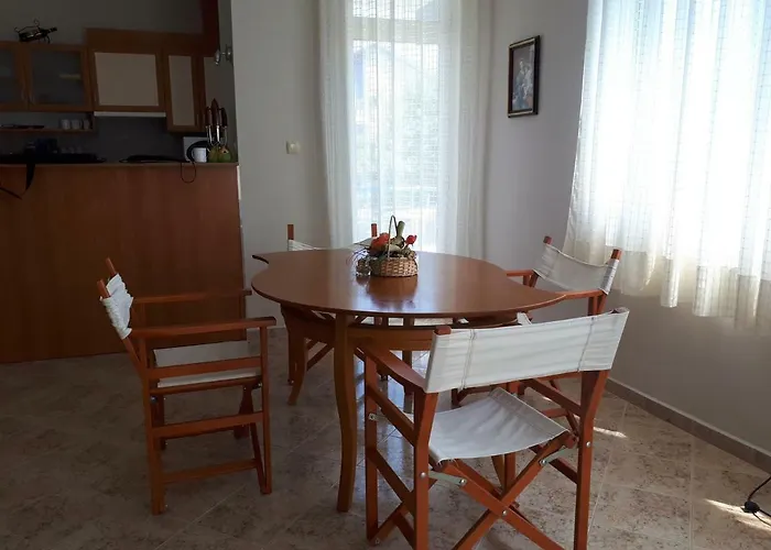 Blue House - синята къща Pensjonat Obzor