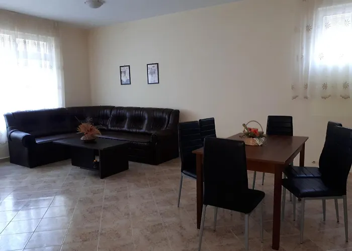 Blue House - синята къща Obzor